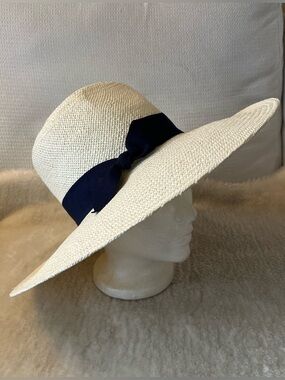 Halogen Cream Straw Sun Hat with Navy Bow